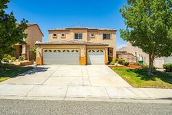Pre-foreclosure in  Lemonwood Dr Palmdale, CA 93551