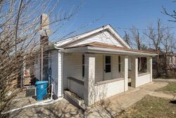 Pre-foreclosure in  Mason Rd Latonia, KY 41015
