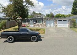 Pre-foreclosure in  Meadowbrook Ln Fortuna, CA 95540