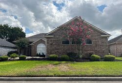 Pre-foreclosure in  Snowmass Dr Houston, TX 77070