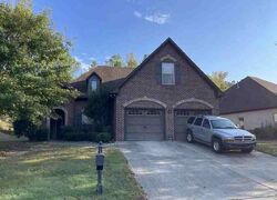 Pre-foreclosure in  Ballantrae Rd Pelham, AL 35124