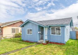 Pre-foreclosure in  17th Ave Longview, WA 98632