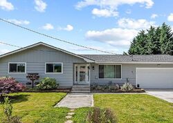 Pre-foreclosure in  Veys Ave Kelso, WA 98626