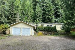 Pre-foreclosure in  Ne 162nd St Duvall, WA 98019