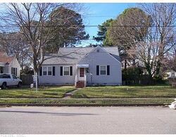 Pre-foreclosure in  Capeview Ave Norfolk, VA 23503
