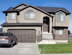 Pre-foreclosure in  S 1250 W Ogden, UT 84404