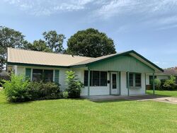 Pre-foreclosure in  Gary Ave Nederland, TX 77627