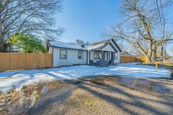 Pre-foreclosure in  S 4th St Bonham, TX 75418