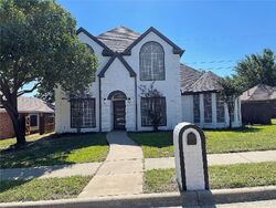 Pre-foreclosure in  Camelot Dr Lewisville, TX 75067
