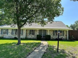 Pre-foreclosure in  Annapolis Dr Richardson, TX 75081