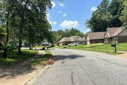 Pre-foreclosure in  Kingsland Dr Memphis, TN 38125