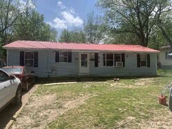  Maple Ave, Mc Kenzie TN