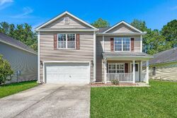 Pre-foreclosure in  Destin St Summerville, SC 29483