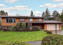 Pre-foreclosure in  Sw Willowbrook Ct Gresham, OR 97080