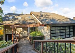 Pre-foreclosure in  Upper Devon Ln Lake Oswego, OR 97034