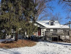 Pre-foreclosure in  Jennings Rd Olmsted Falls, OH 44138
