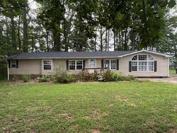 Pre-foreclosure in  CLOVE LN Statesville, NC 28677