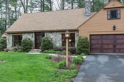 Pre-foreclosure in  Lenox Cir East Longmeadow, MA 01028