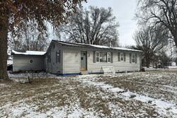 Pre-foreclosure in  N Main St Moulton, IA 52572
