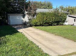  S 5th St, Knoxville IA