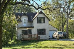 Pre-foreclosure in  Avenue G Fort Dodge, IA 50501