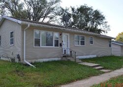 Pre-foreclosure in  8th St Sw Mason City, IA 50401