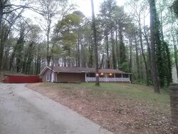 Pre-foreclosure in  Niskey Lake Rd Sw Atlanta, GA 30331