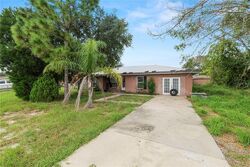 Pre-foreclosure in  Madera Dr Winter Haven, FL 33880