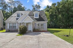 Pre-foreclosure in  Sawtooth Dr Tallahassee, FL 32303