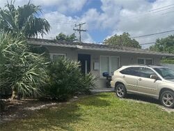 Pre-foreclosure in  Sw 51st St Miami, FL 33165