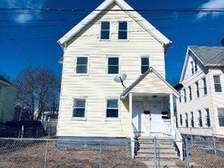 Pre-foreclosure in  Gibbs St New Haven, CT 06511