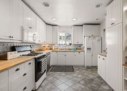 Pre-foreclosure in  Cascade Ln Huntington Beach, CA 92647