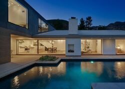Pre-foreclosure in  Innsdale Dr Los Angeles, CA 90068