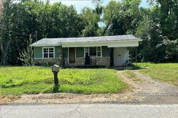 Pre-foreclosure in  Se 2nd St Atkins, AR 72823
