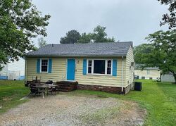 Pre-foreclosure in  4th St Richmond, VA 23223