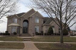  Pelican Ln, Utica MI