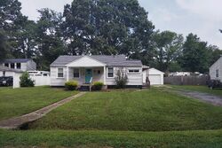 Pre-foreclosure in  Paul St Newport News, VA 23605