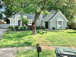 Pre-foreclosure in  BLUE WILLOW CV Memphis, TN 38141
