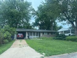 Pre-foreclosure in  Margo Ann Ln Saint Louis, MO 63134