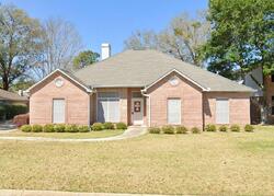 Pre-foreclosure in  Yesteroaks Cir Pensacola, FL 32504