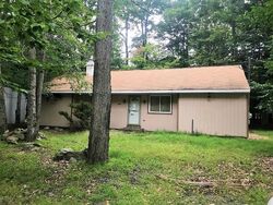 Pre-foreclosure in  ROBINWOOD DR Tobyhanna, PA 18466