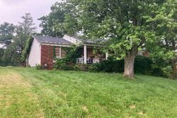 Pre-foreclosure in  Summerlea Ave Washington, PA 15301