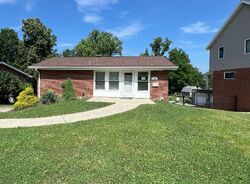Pre-foreclosure in  Woodruff Dr Carnegie, PA 15106