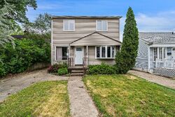 Pre-foreclosure in  Davey Ave Hazel Park, MI 48030