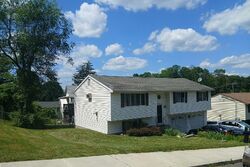 Pre-foreclosure in  Dana Dr Waterbury, CT 06706