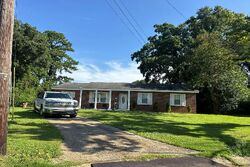 Pre-foreclosure in  Lancewood Ct Mobile, AL 36609
