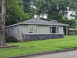 Pre-foreclosure in  S Franklin Ave Springfield, MO 65807