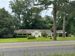 Pre-foreclosure in  Mississippi Dr Waynesboro, MS 39367