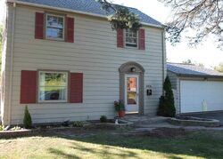 Pre-foreclosure in  E 4th St Duluth, MN 55804
