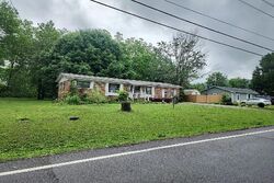 Pre-foreclosure in  3rd St Gurley, AL 35748